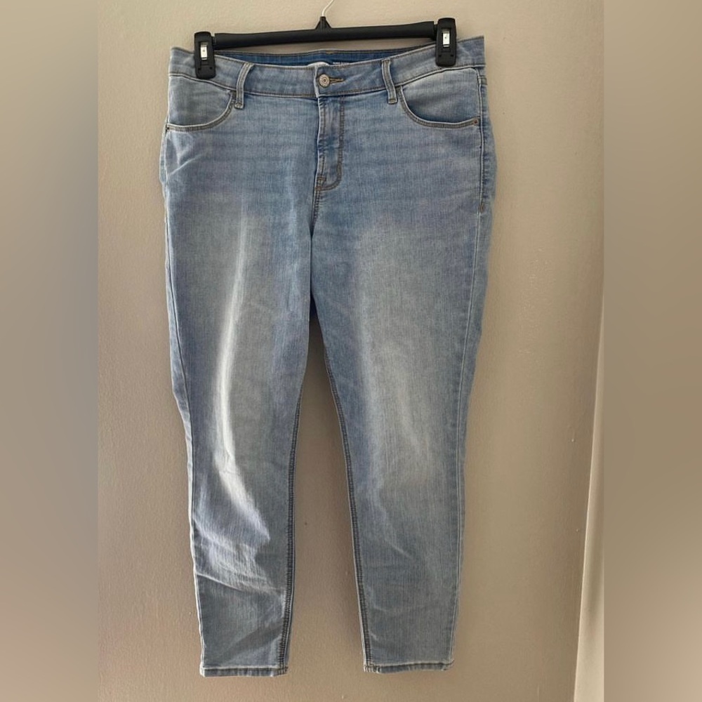Old Navy mid rise jeans